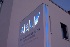 Gerader Werbepylon mit LED Beleuchtung