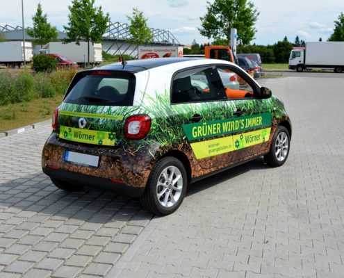 Autobeschriftung mit vollflächiger Beschriftung