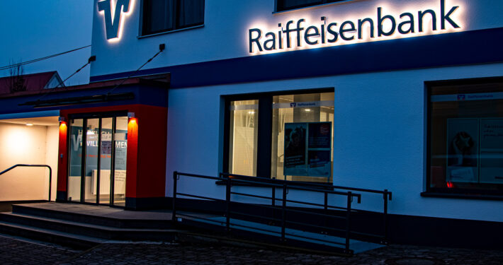 Profil 3 Leuchtschrift und Logo rückleuchtend Edelstahl