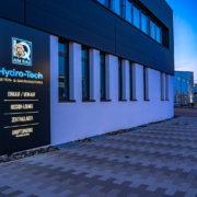 Alutransparent Leuchtschild Nacht Leuchtschild mit durchgesteckten Buchstaben und Logo