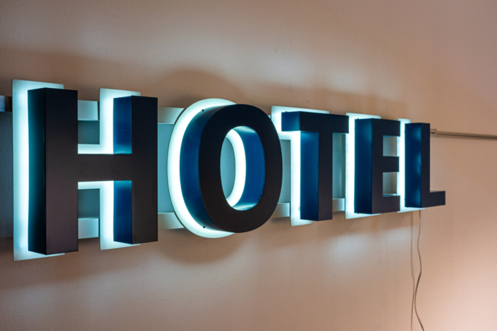 Profil 3 LED-Buchstaben Hotel Profil 3 Leuchtschrift rückleuchtend Nacht